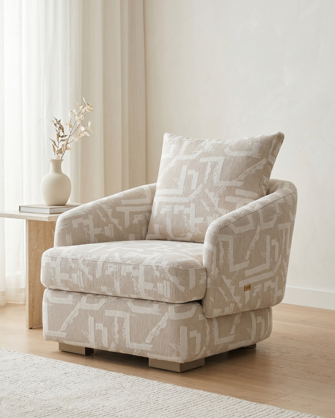 VARENN Accent Chair IDT